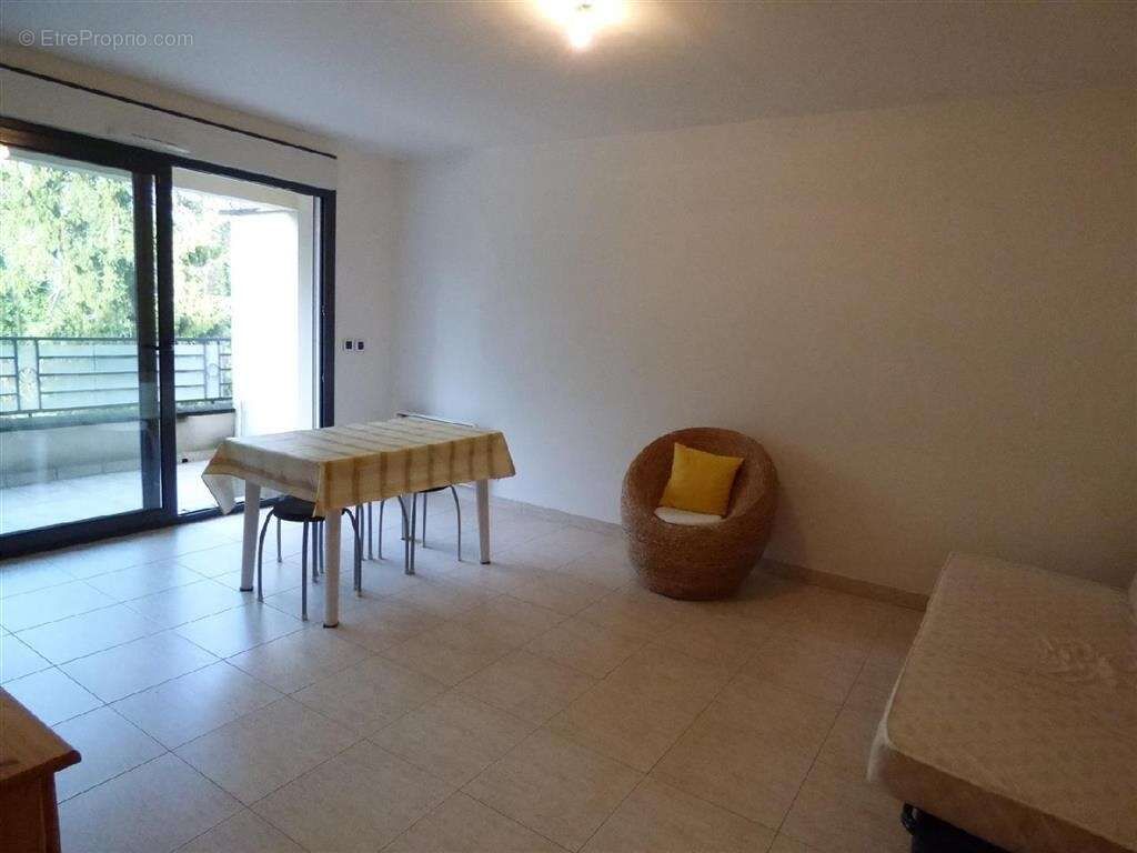 Appartement à LOUVRES