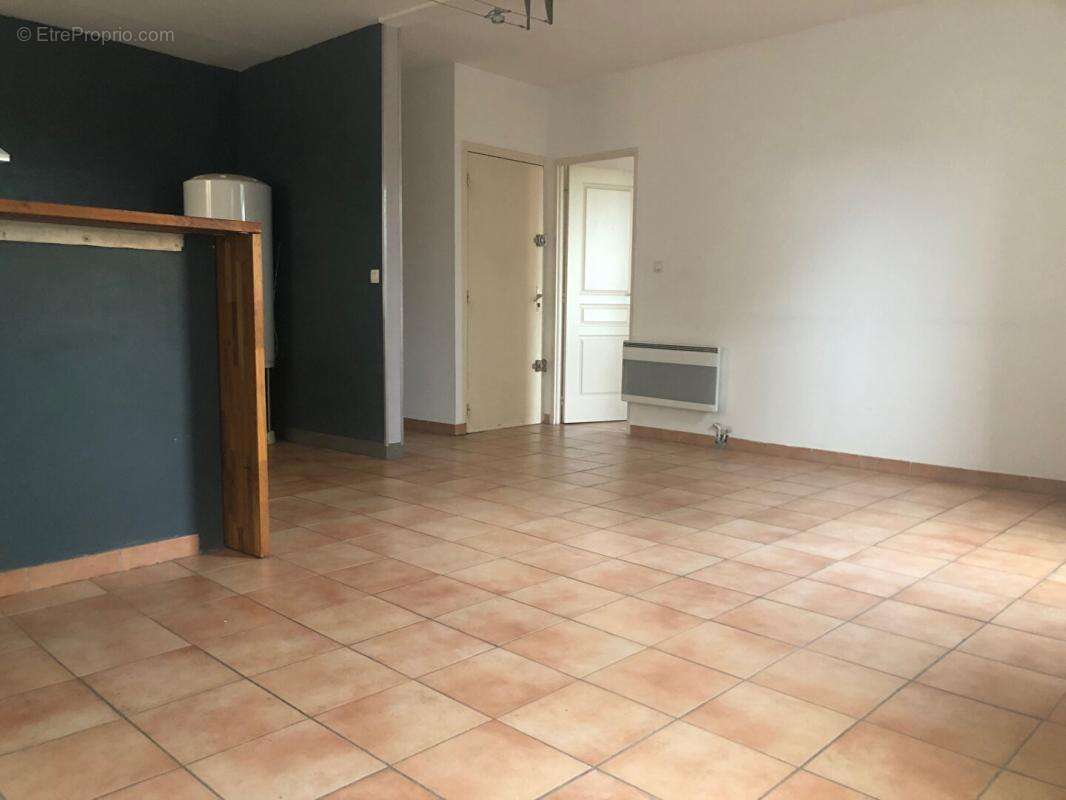 Appartement à PAULHAN