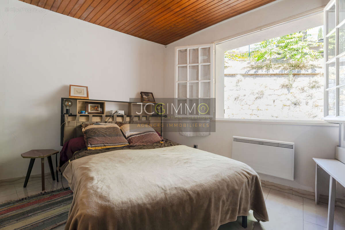 Appartement à PIERREFEU-DU-VAR