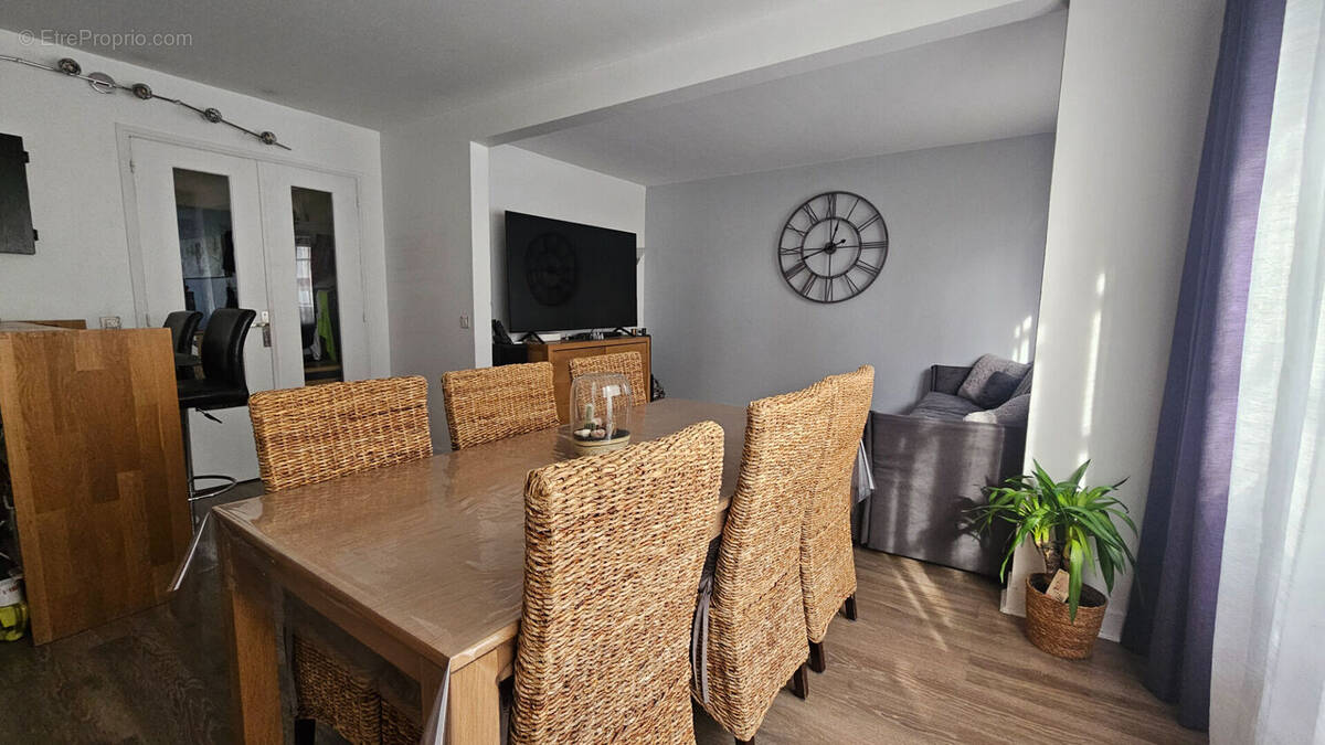 Appartement à CHILLY-MAZARIN