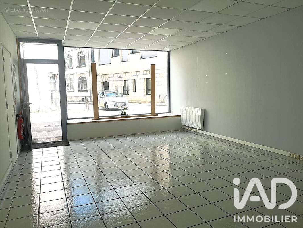 Commerce 52 m² à Quimper  - photo 2