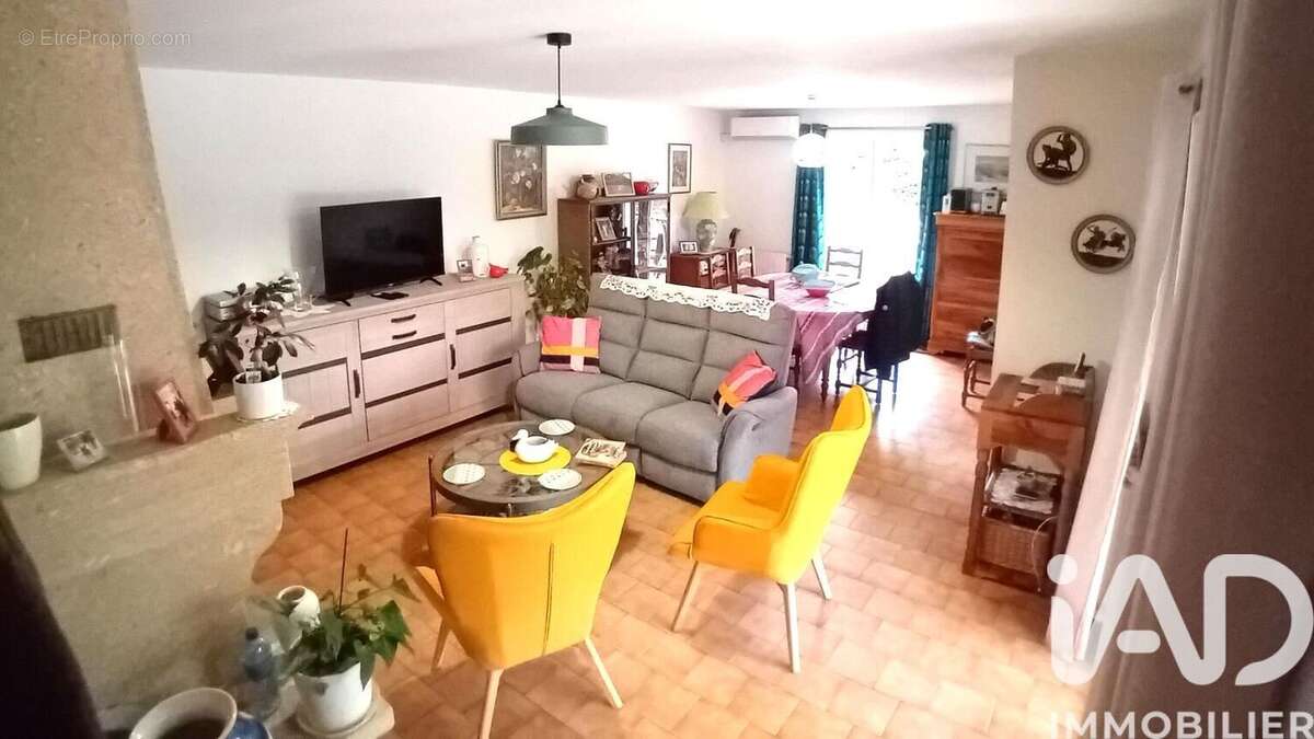 Maison 92 m² à Puymeras  - photo 5