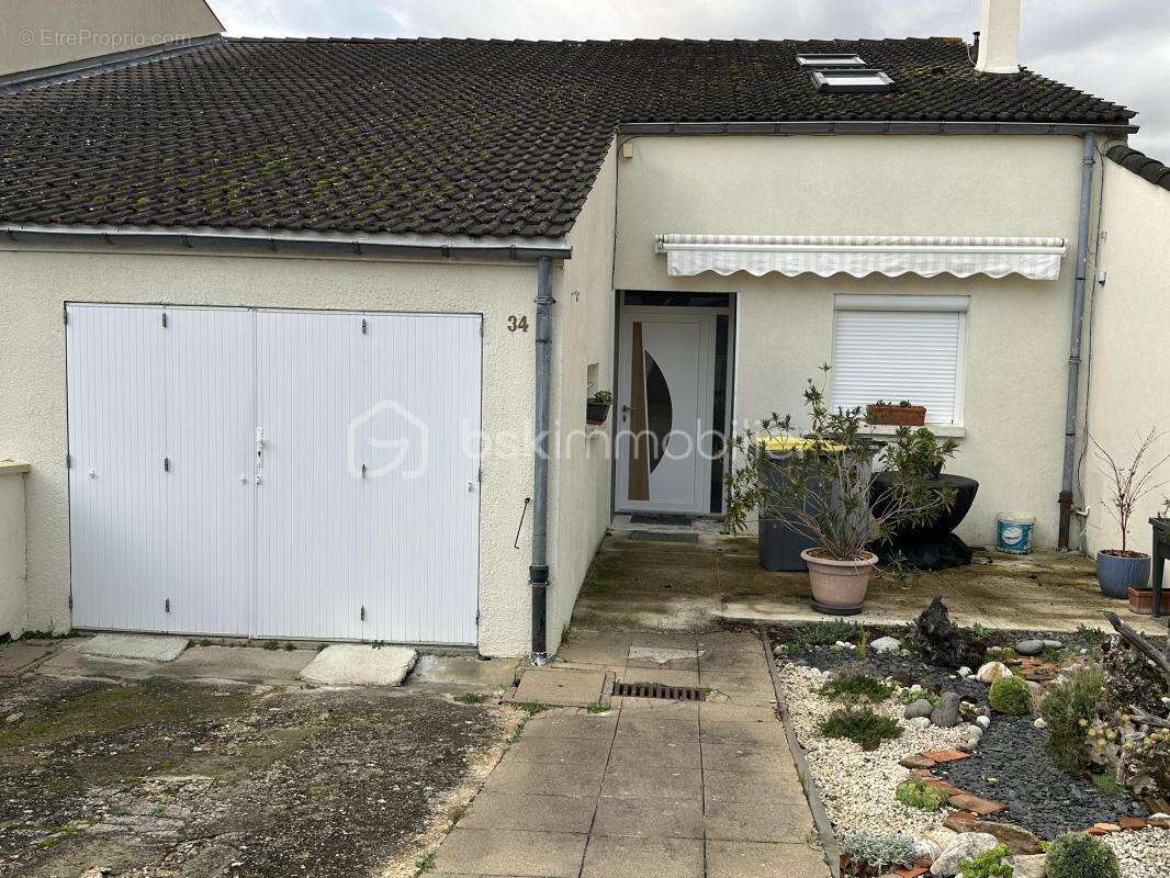 Maison à JAUNAY-CLAN