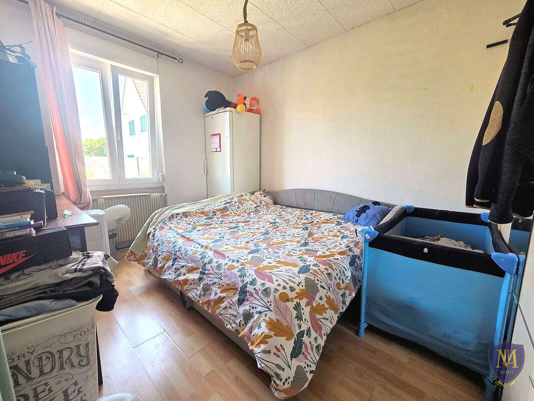 Blotzheim centre maison 6 pièces de 155 m2 sur 4,33 ares de terrain - photo 9