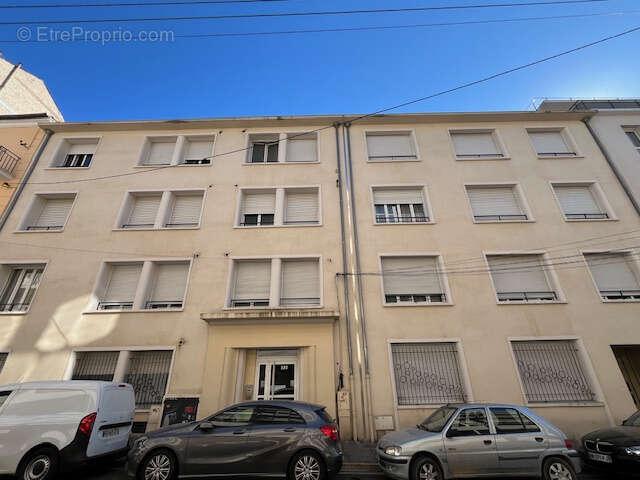 TOULON, ouest du centre-ville, T3 + cave vendus loués - photo 4