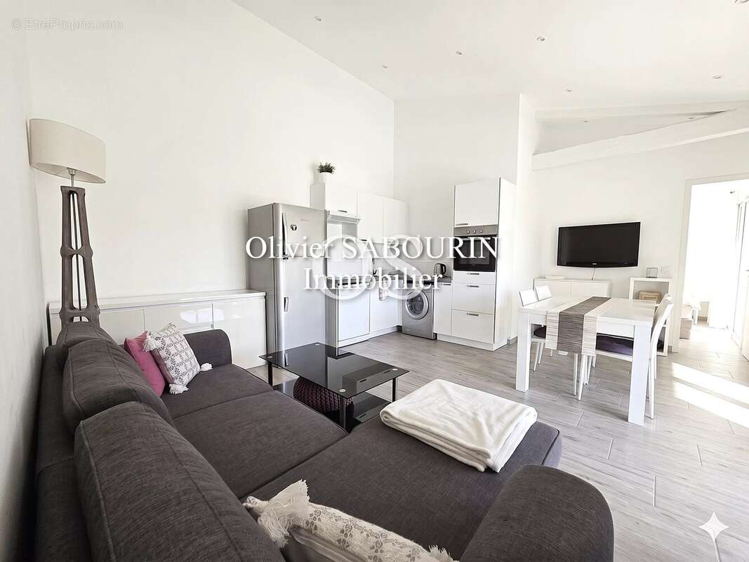Appartement à ROQUEBRUNE-SUR-ARGENS