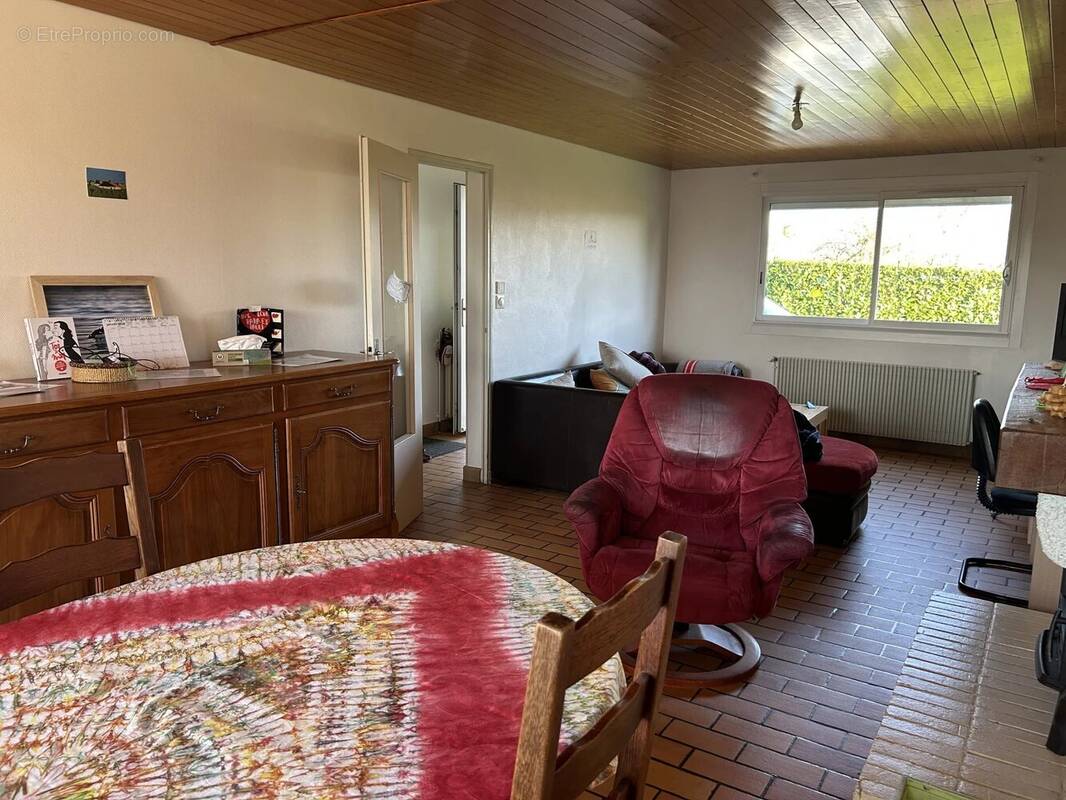 Maison à MONCOUTANT