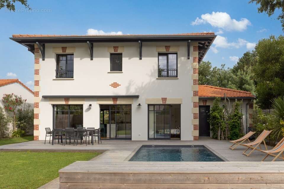 Terrain à GUJAN-MESTRAS