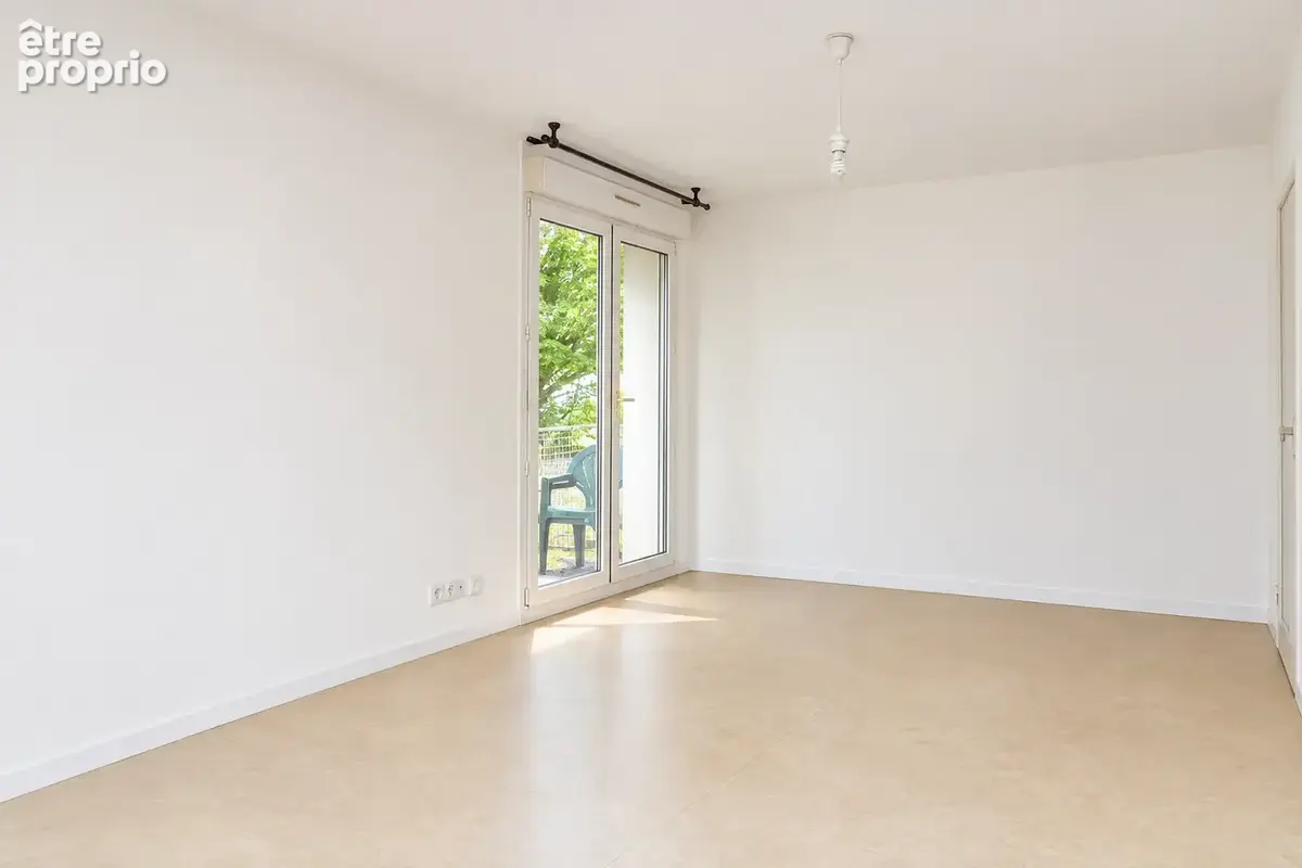 TALENCE Roustaing -  T1 (27m2) avec Jardin et parking privatif - photo 4