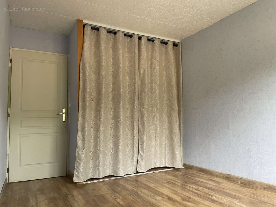 La Réole centre - Maison plain-pied de 92 M2 avec garage et jardin - photo 12