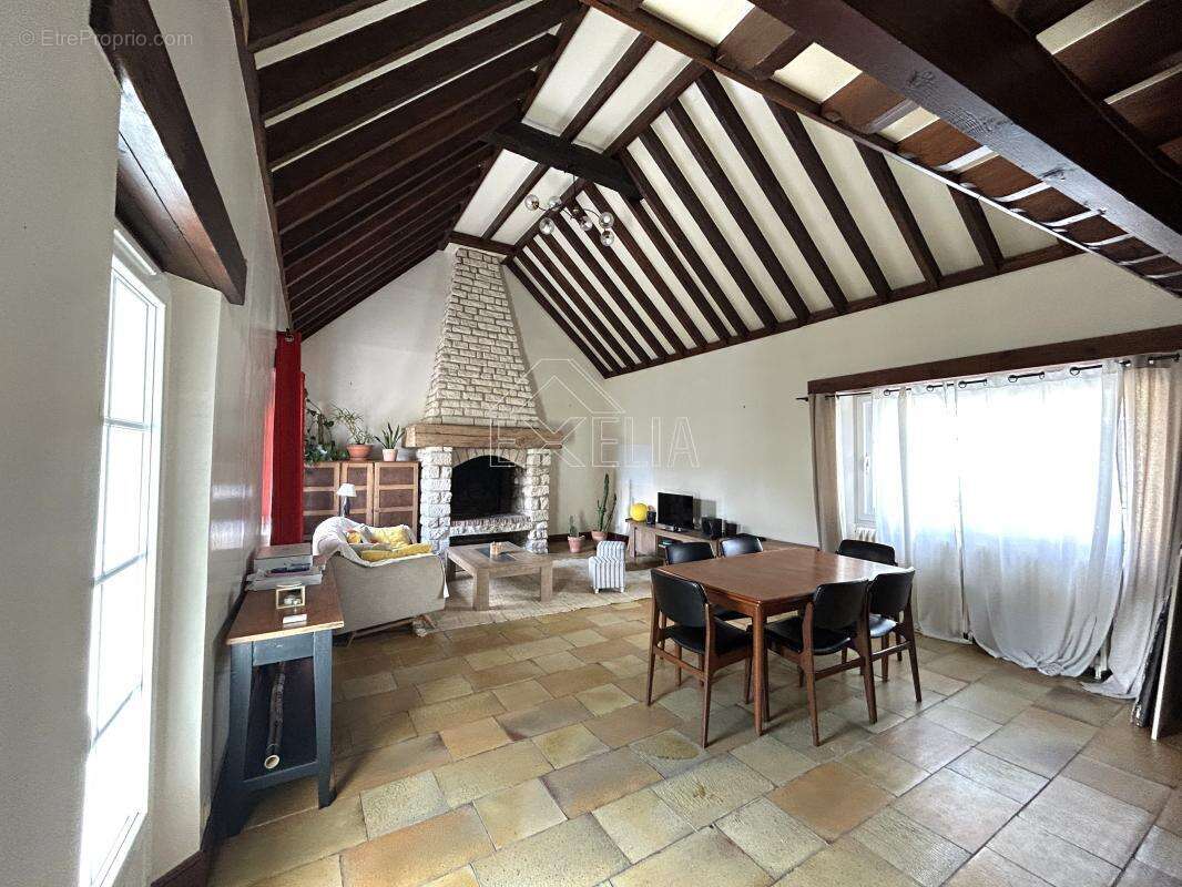 Maison à GOMMECOURT