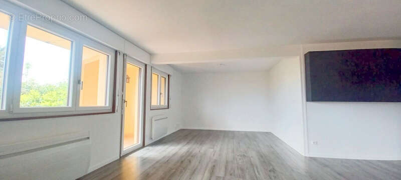 Appartement T3 avec parking et cave - photo 15