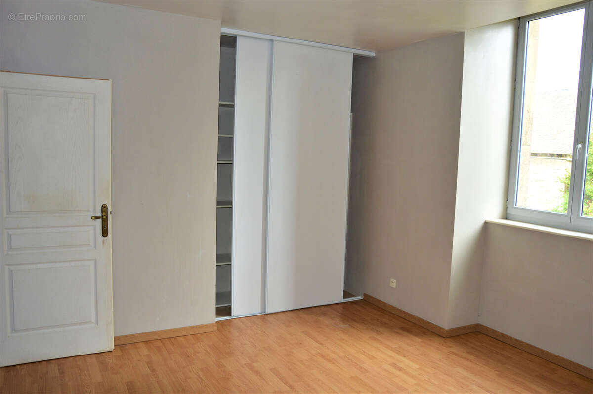 Maison à SEVERAC-LE-CHATEAU