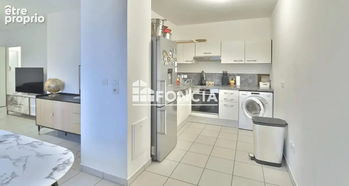 SARTROUVILLE - Idéal investisseur - A vendre - 5 min à pied de la gare - Appartement récent 3 pièces de 58 m2 - photo 3