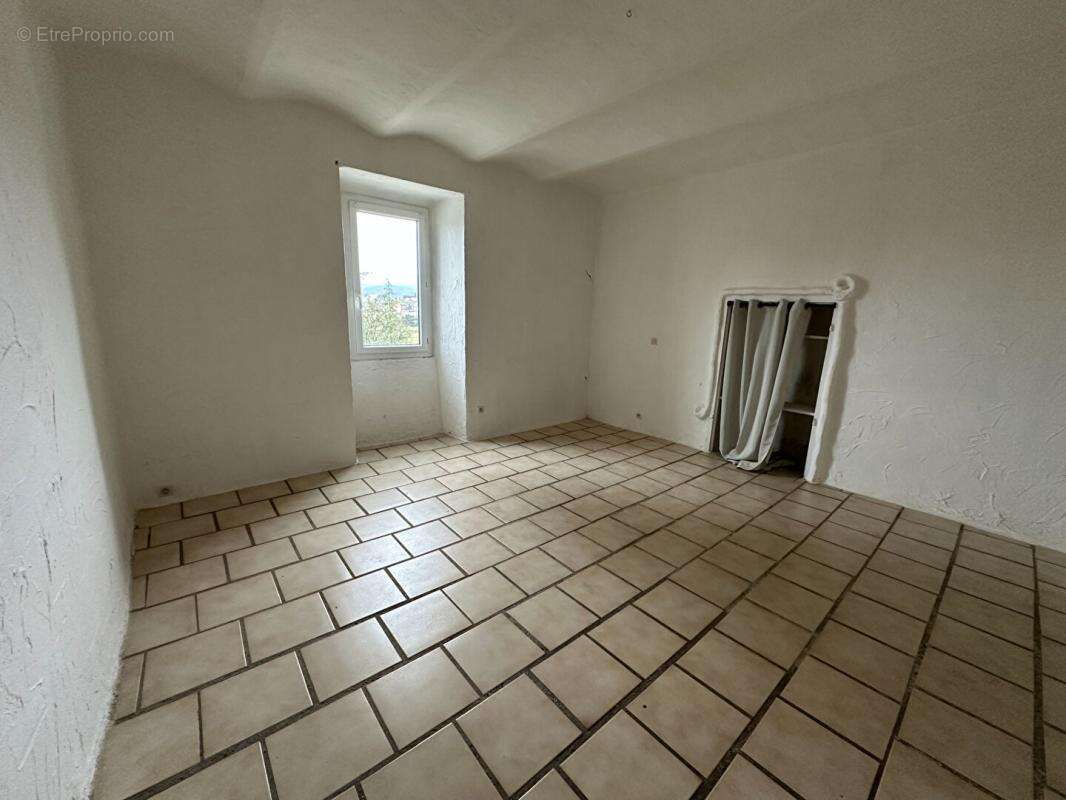 Maison à LABLACHERE
