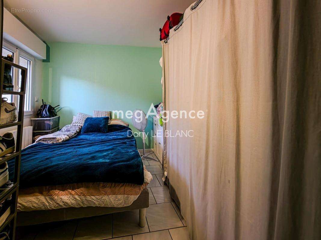 Appartement à JOUY