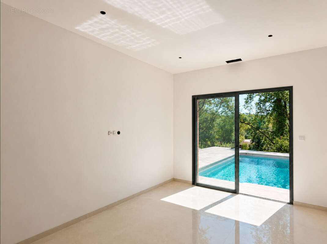 Villa contemporaine de plain-pied avec piscine - Vue dégagée - Lembras - photo 6