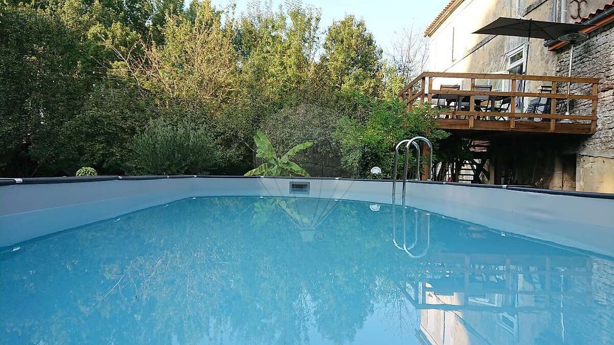 Maison à TAILLEBOURG