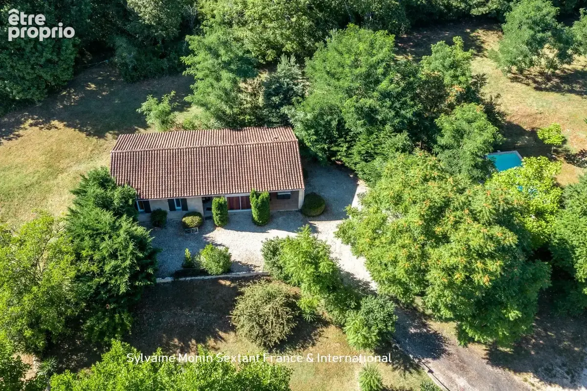 Calme absolu et vue dégagée pour cet ensemble immobilier de 3 maisons avec 3 piscines sur 2 hectares - photo 4