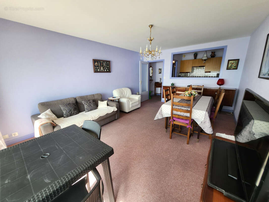 vue imprenable directe sur mer, centre de Sion sur l'Océan, pour ce 56 m2 avec garage et cave ! - photo 6