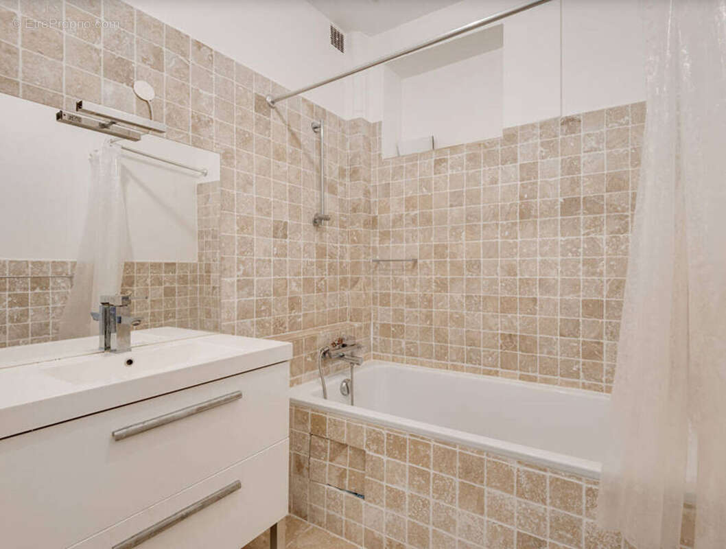 Appartement à PARIS-11E