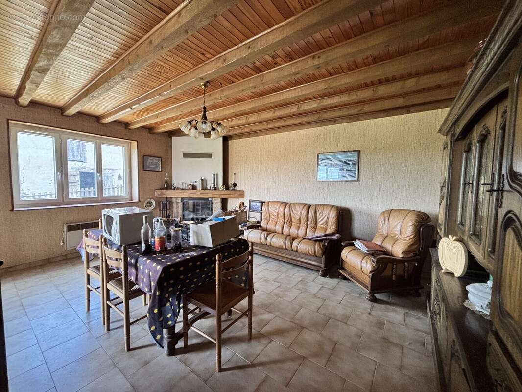 Maison à SAINT-PIERRE-LE-VIEUX