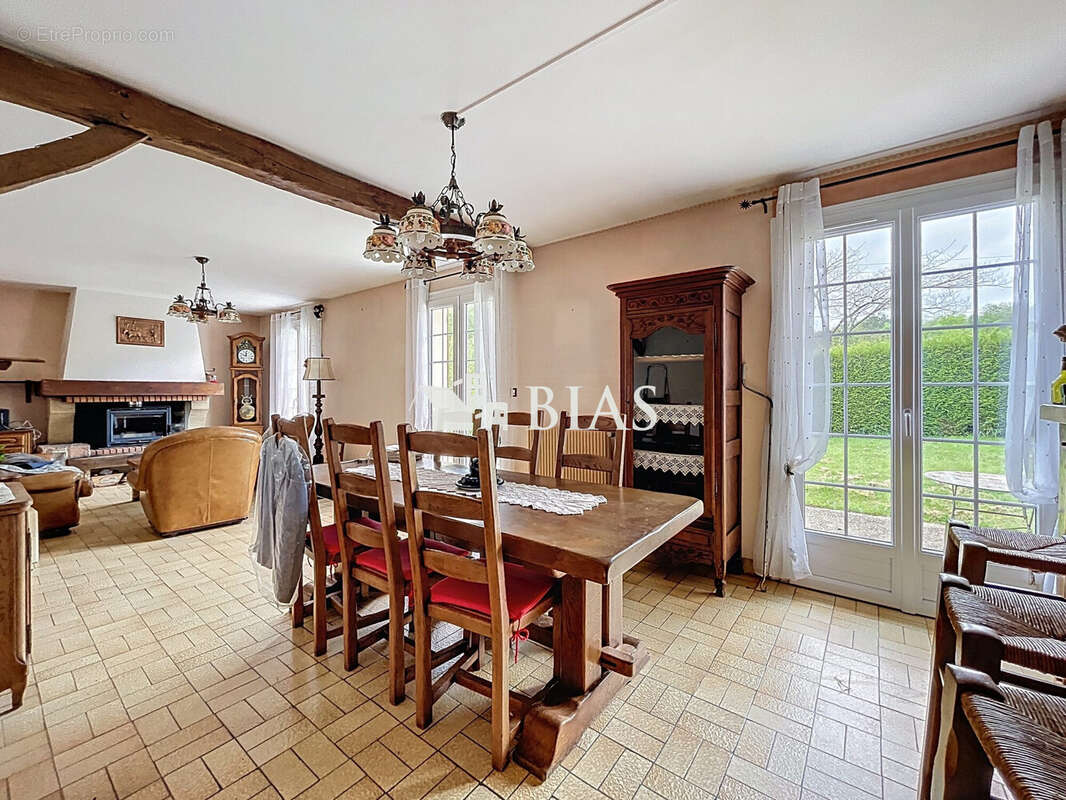 Maison à SAINTE-MARGUERITE-SUR-DUCLAIR