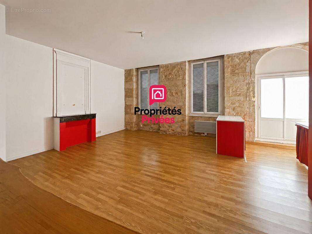 Immeuble avec commerce et logement - photo 2
