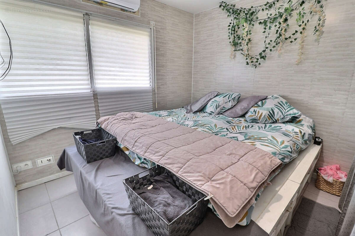 Appartement à ENTRAIGUES-SUR-LA-SORGUE
