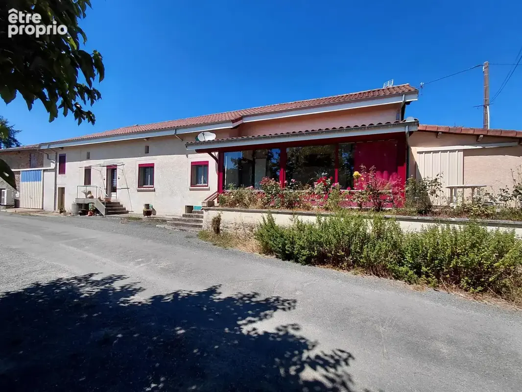 Photo 1 - Maison à SAINT-SAUD-LACOUSSIERE