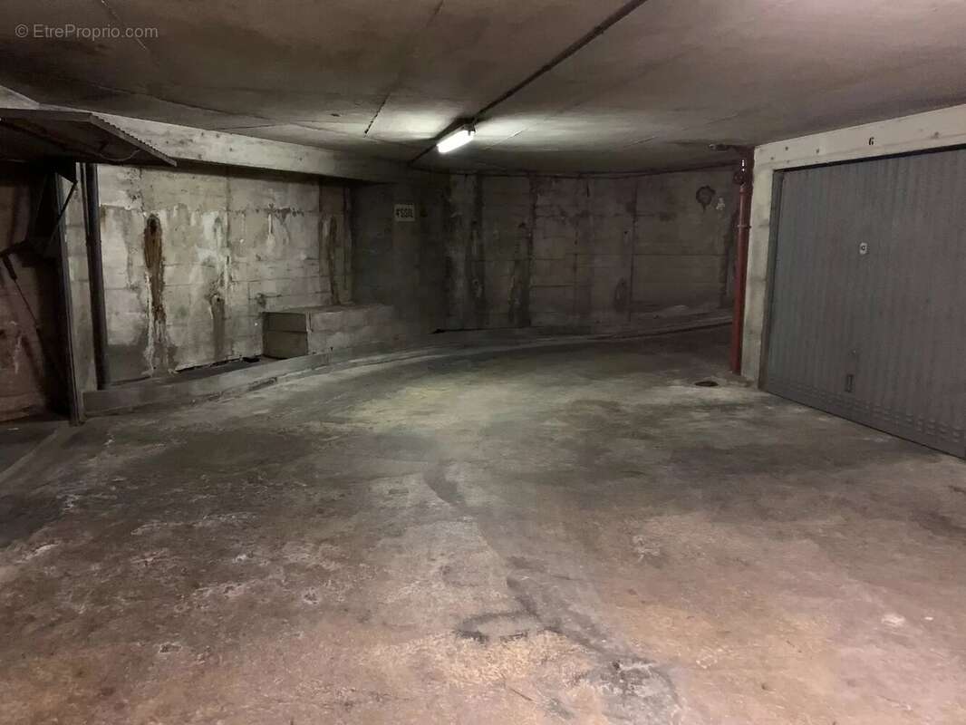 Parking à PARIS-19E