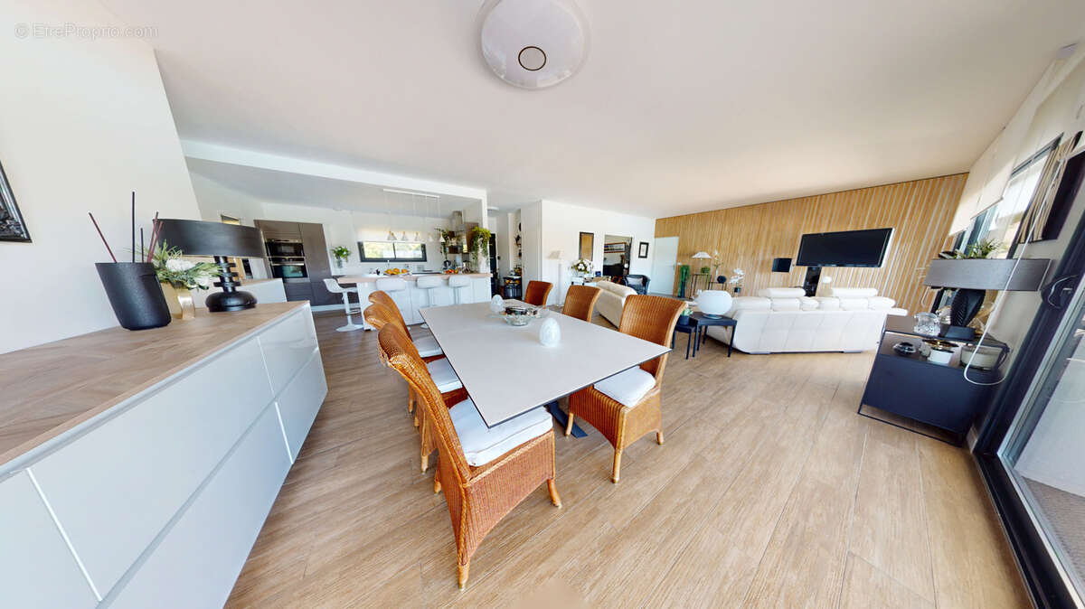 Maison T5 - 162m2 - A 5 min L'Isle Jourdain - photo 10