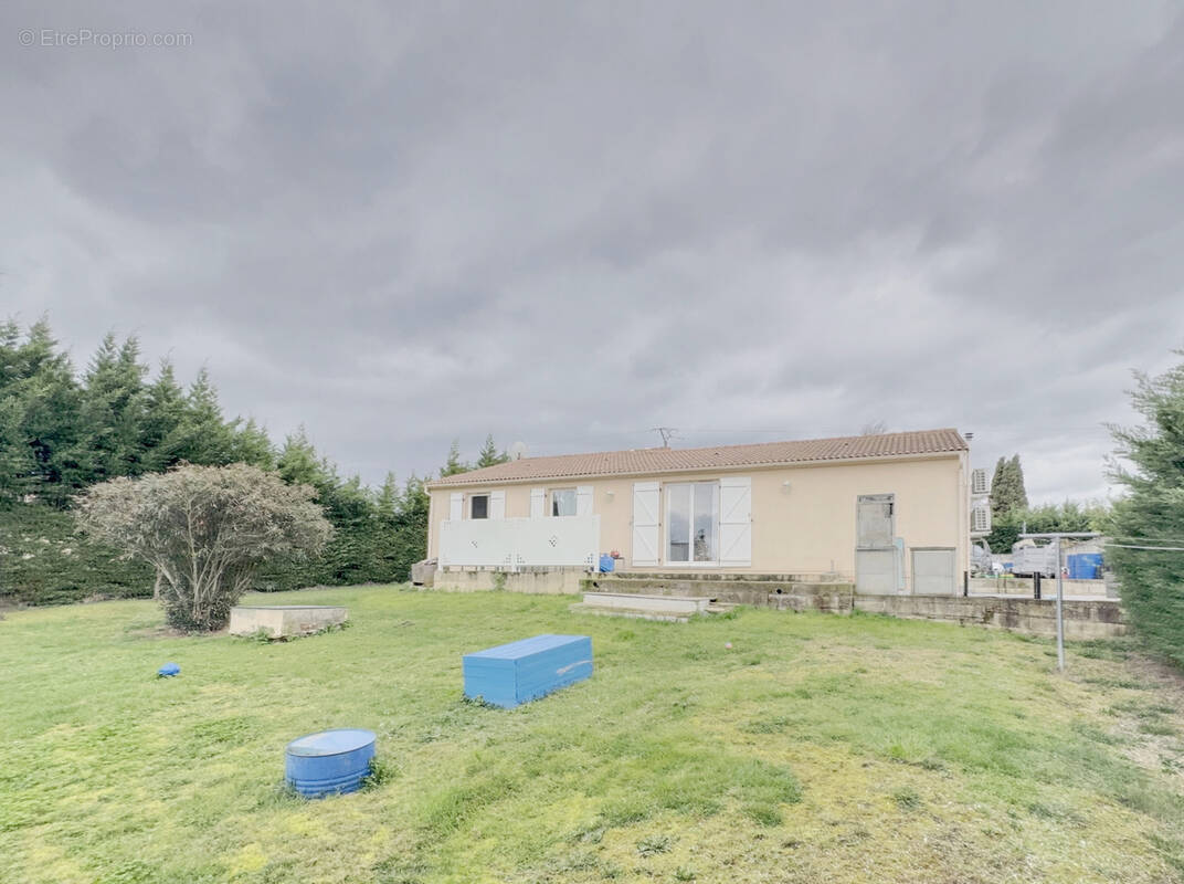 Maison à LESCOUT