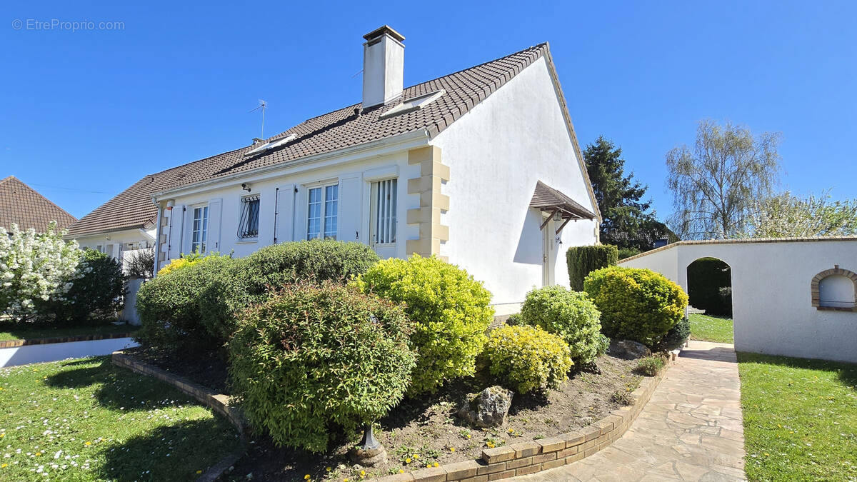 Maison à LIMOURS
