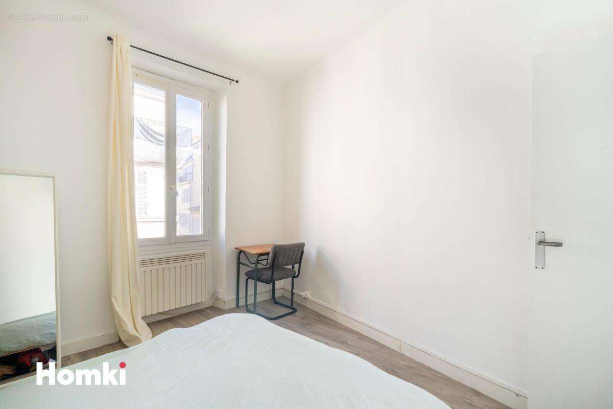 Appartement à MARSEILLE-1E