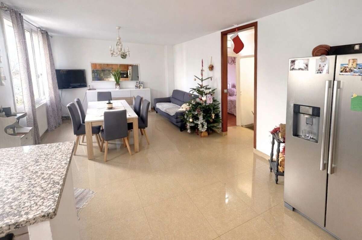 Maison à SARTROUVILLE