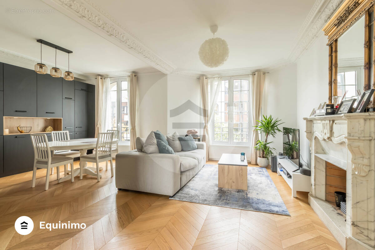 Appartement à PARIS-15E