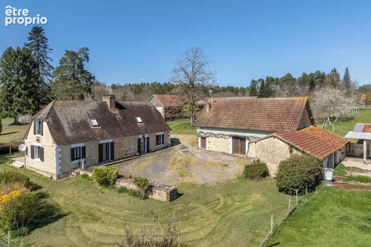 Photo Maison à Saint-Geyrac au prix de 335 000€