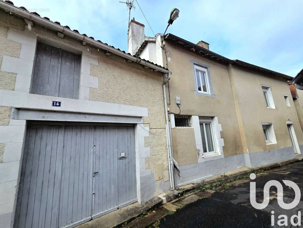 Photo 1 - Maison à MONTMORILLON