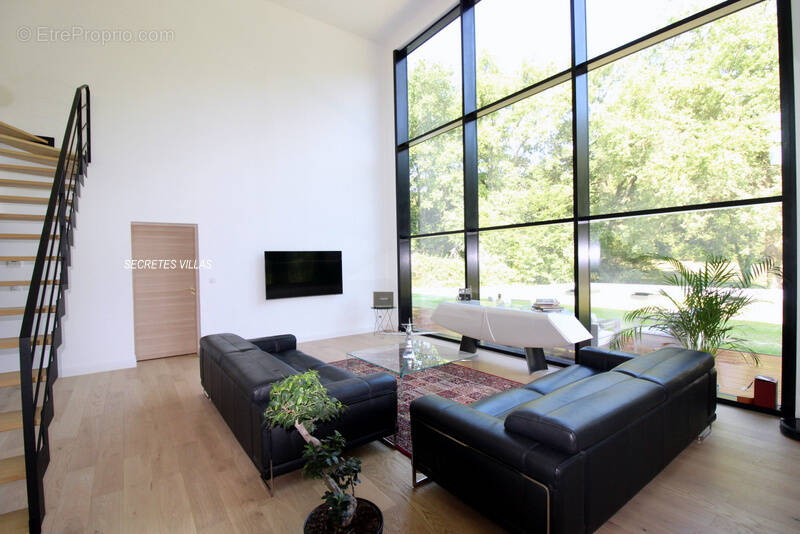 Maison à FARGUES-SAINT-HILAIRE