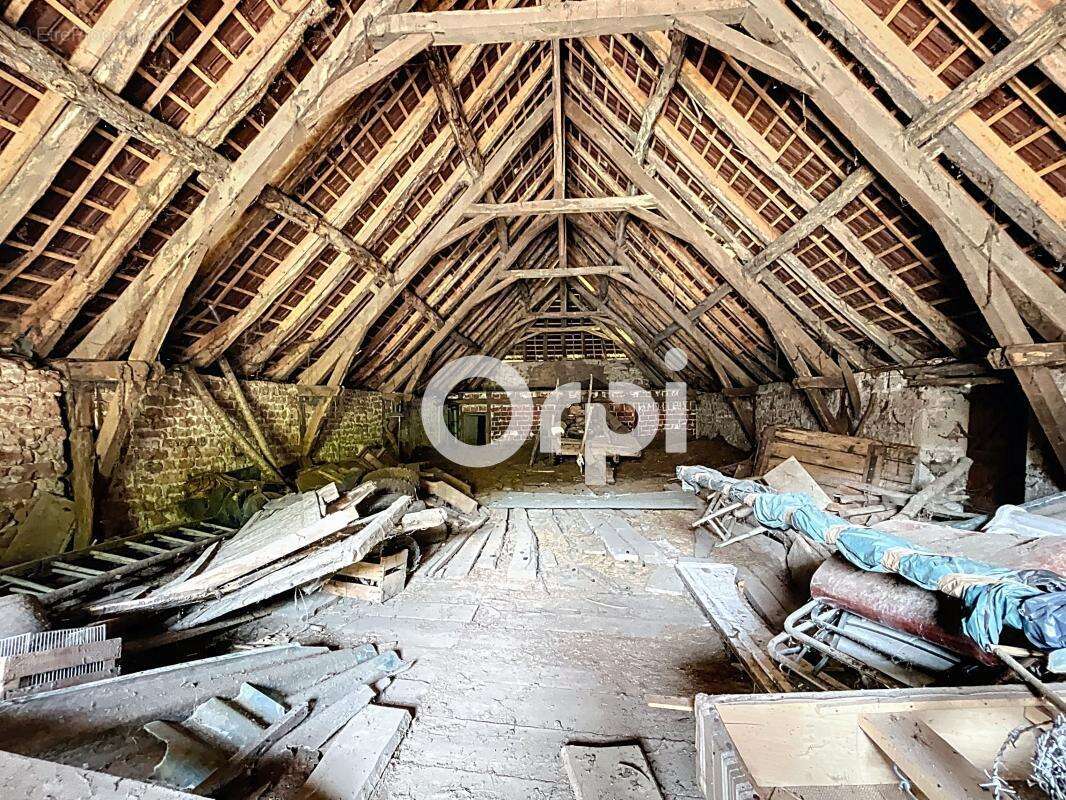 Maison à LES QUATRE-ROUTES-DU-LOT