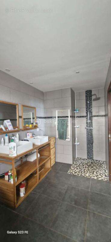 Villa contemporaine de 127 m² – Mont Vert Les Hauts – Saint-Pierre - photo 19