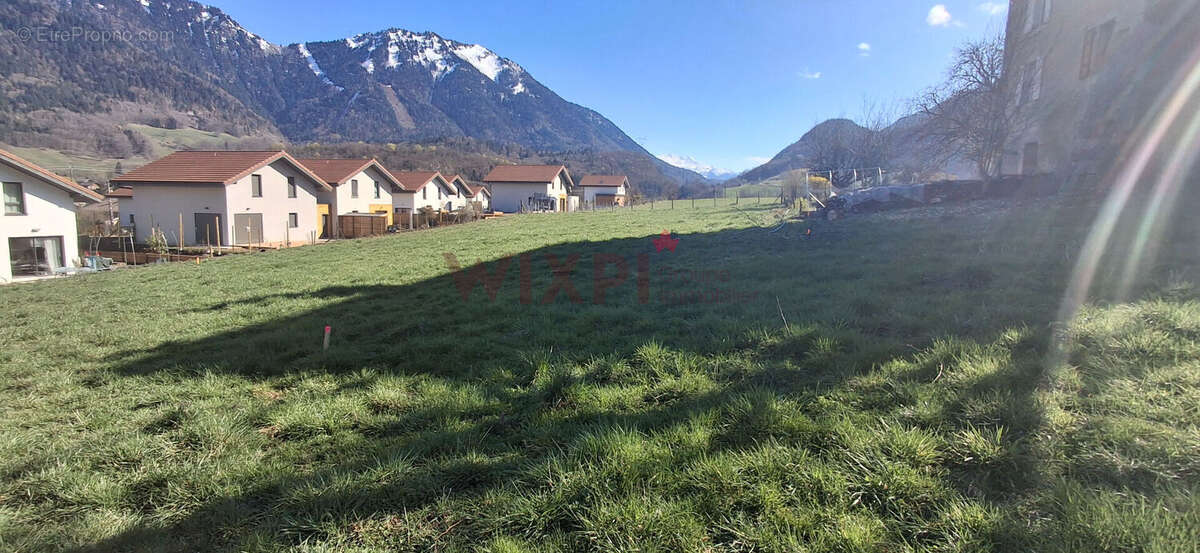 Terrain à FAVERGES