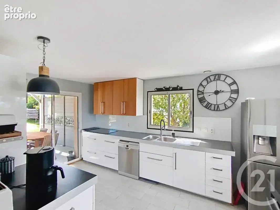 Maison 204 m² à Vienne  - photo 3