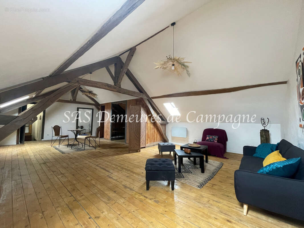 Demeure classique de 1864, commerces à pieds - photo 17
