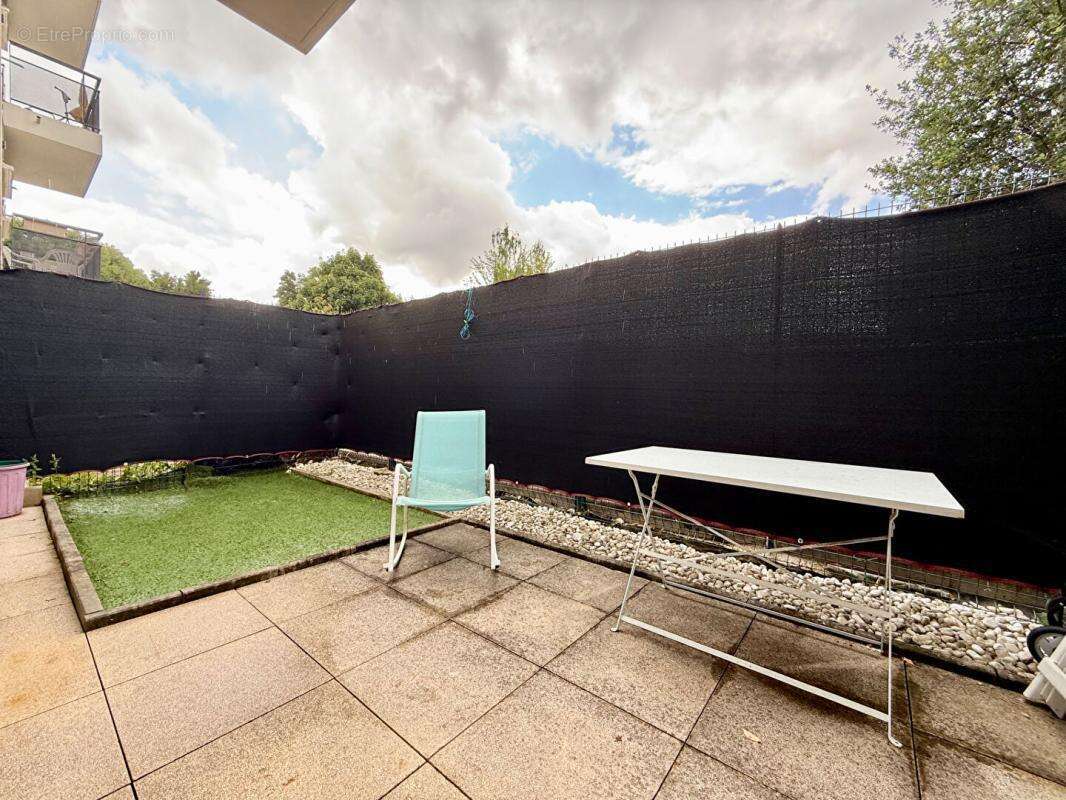 Appartement à SAINTE-GENEVIEVE-DES-BOIS