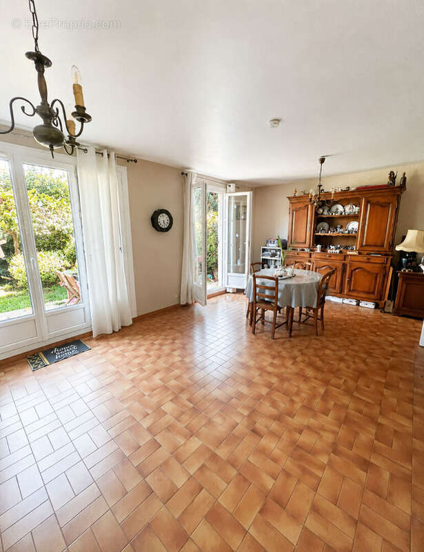 Maison Gonesse 5 pièce(s) 105 m2 - photo 2