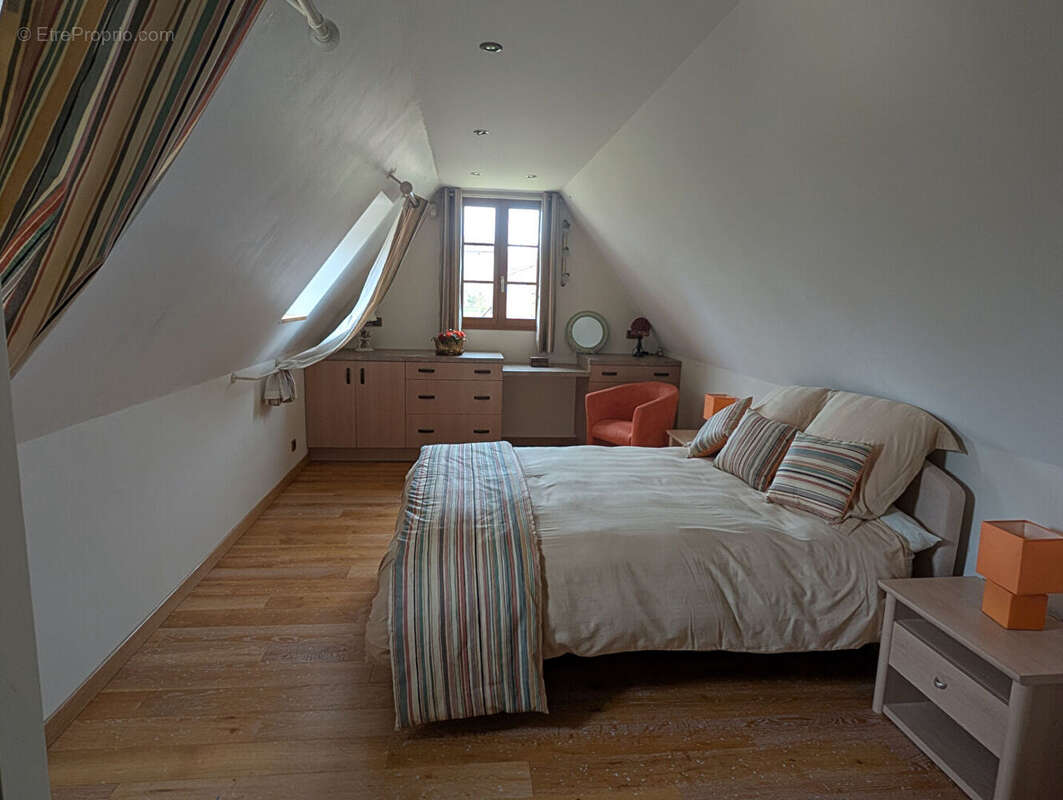 Maison à SAINT-JEAN-LESPINASSE