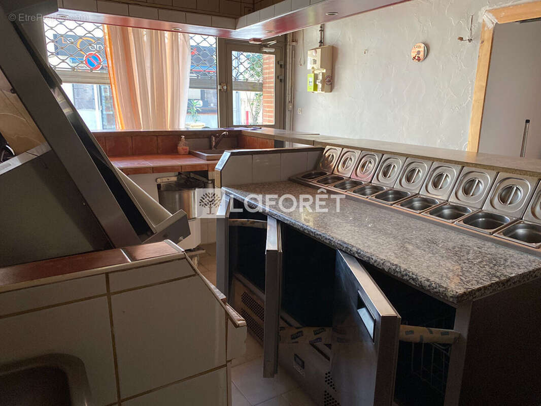Immeuble avec commerce et duplex. - photo 10
