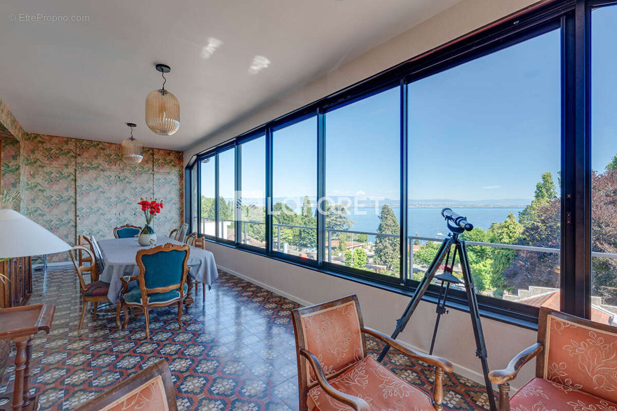 Appartement à EVIAN-LES-BAINS